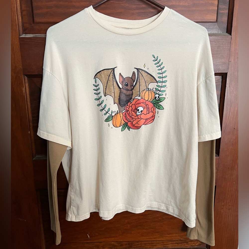NWOT Size large long sleeve shirt with bat design tan and brown color